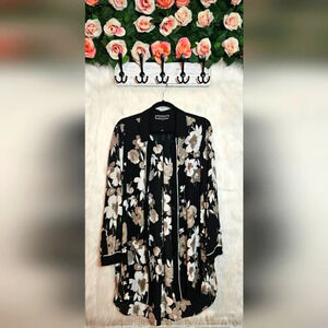 Melanie Lyne Classic Floral Drape Kimono (NWOT)